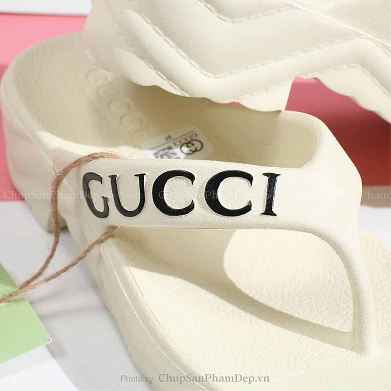 Dép Kẹp Đúc Logo Gucci Màu Thời Trang