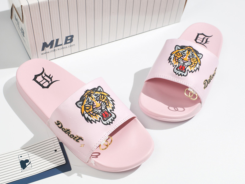 Dép MLB Super Tigers màu Hồng dễ thương dành cho Nữ